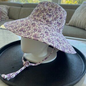Lack of Color Holiday Bucket Hat | Violet Bloom | S/M | New With Tags